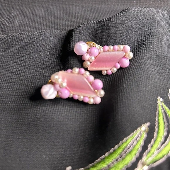 VTG MCM Double strand Choker and clip earring set. Beautiful beads!! - Picture 9 of 11